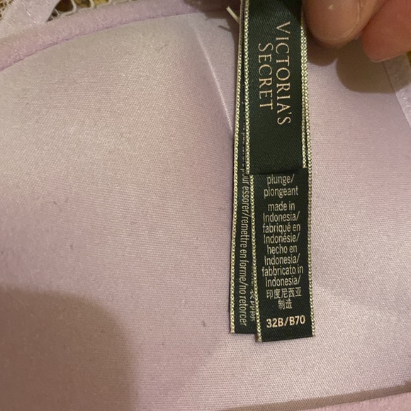 Victoria’s Secret bombshell bra - Picture 4 of 4